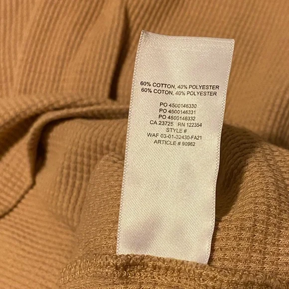 Aritzia TNA Waffle Knit Thermal Tee - Picture 7 of 8